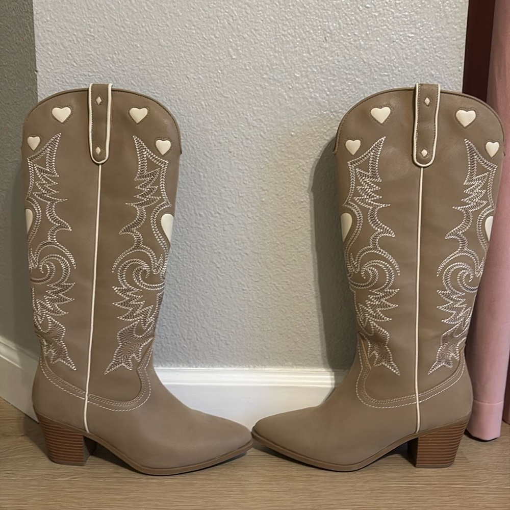 Altar’d State boots